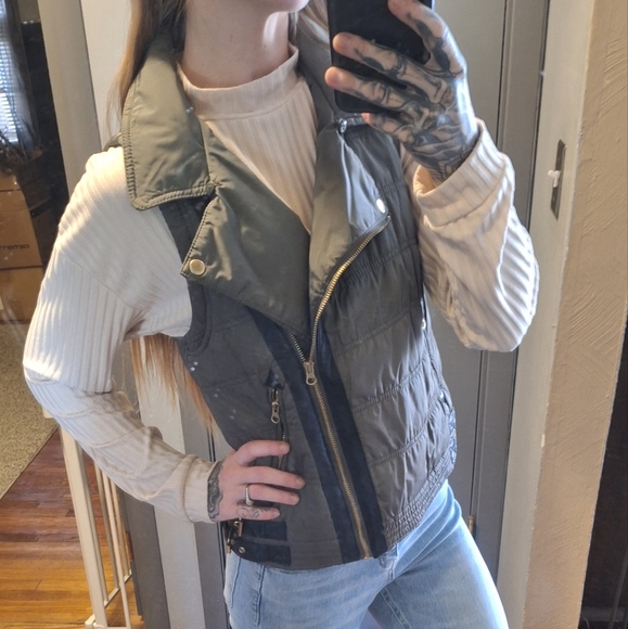 Maurices Vest Size Small - Picture 2 of 4